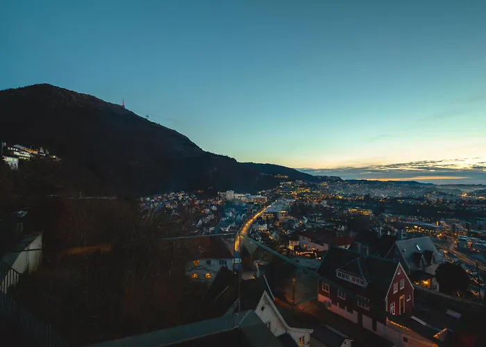 Bellevue Penthouse - Exclusive Design شقة